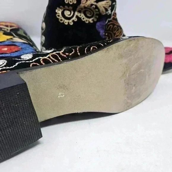 Embroidered riding boots - Picture 4 of 5